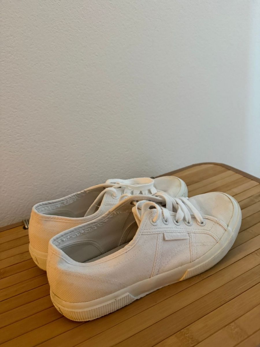 Superga Scarpe da donna: Weisse Turnschuhe Grösse unbekannt gebraucht – Usato da Zürich venduto da Roger19850 1