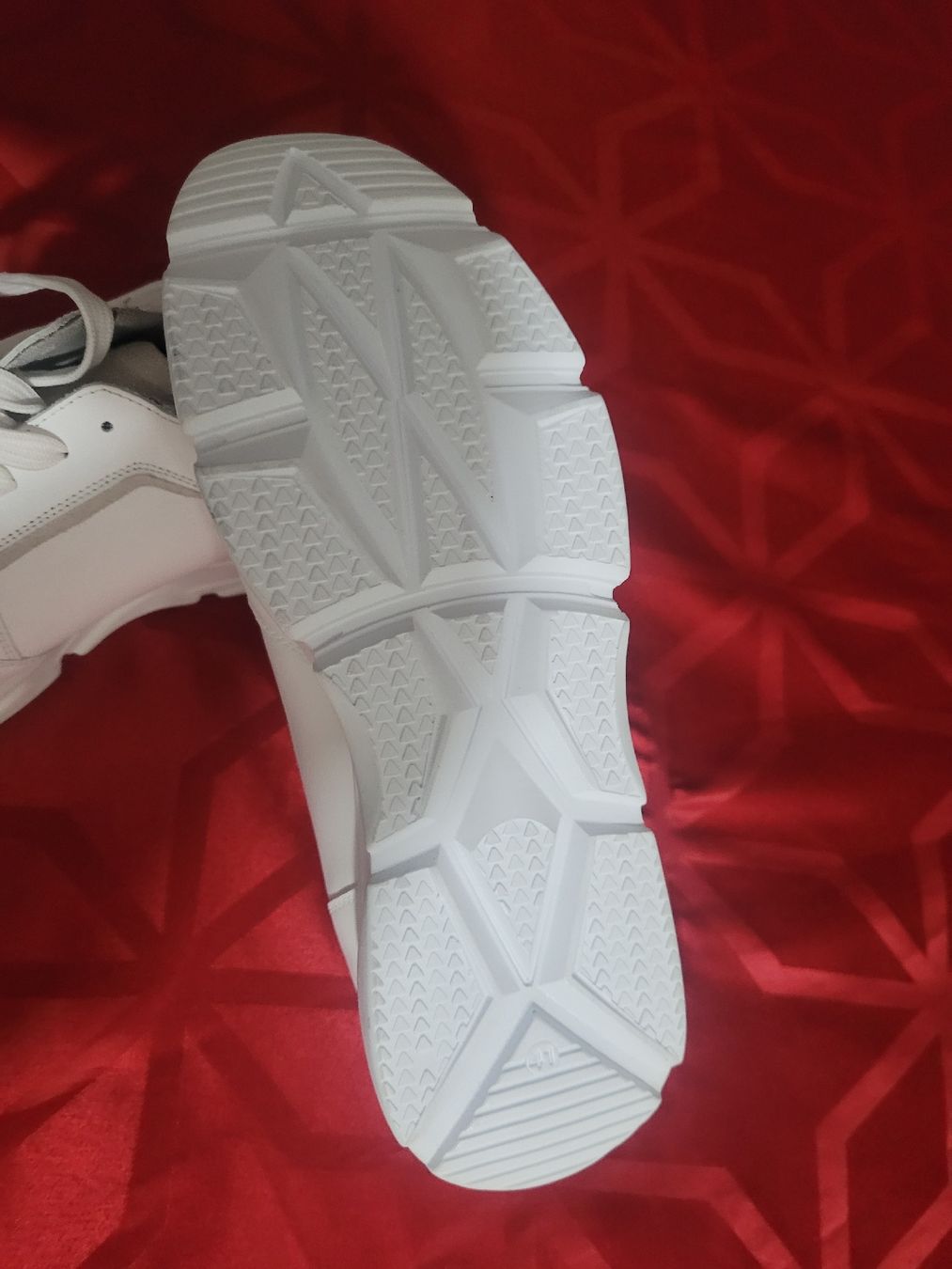 Herrenschuhe: Weisse Solid Shoes Sneaker Gr. 41 - Frühlingsstil! – Neu und originalverpackt aus Bassersdorf von kid_fm98 1