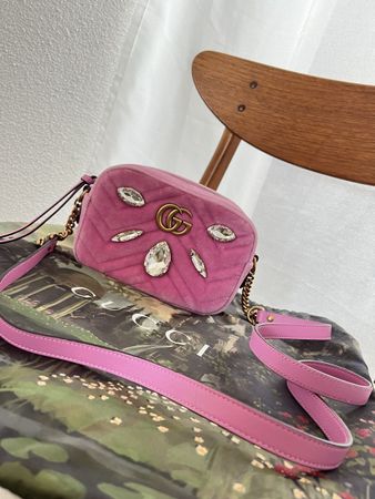 Gucci GG Marmont Samt Tasche Pink mit Kristallbesatz