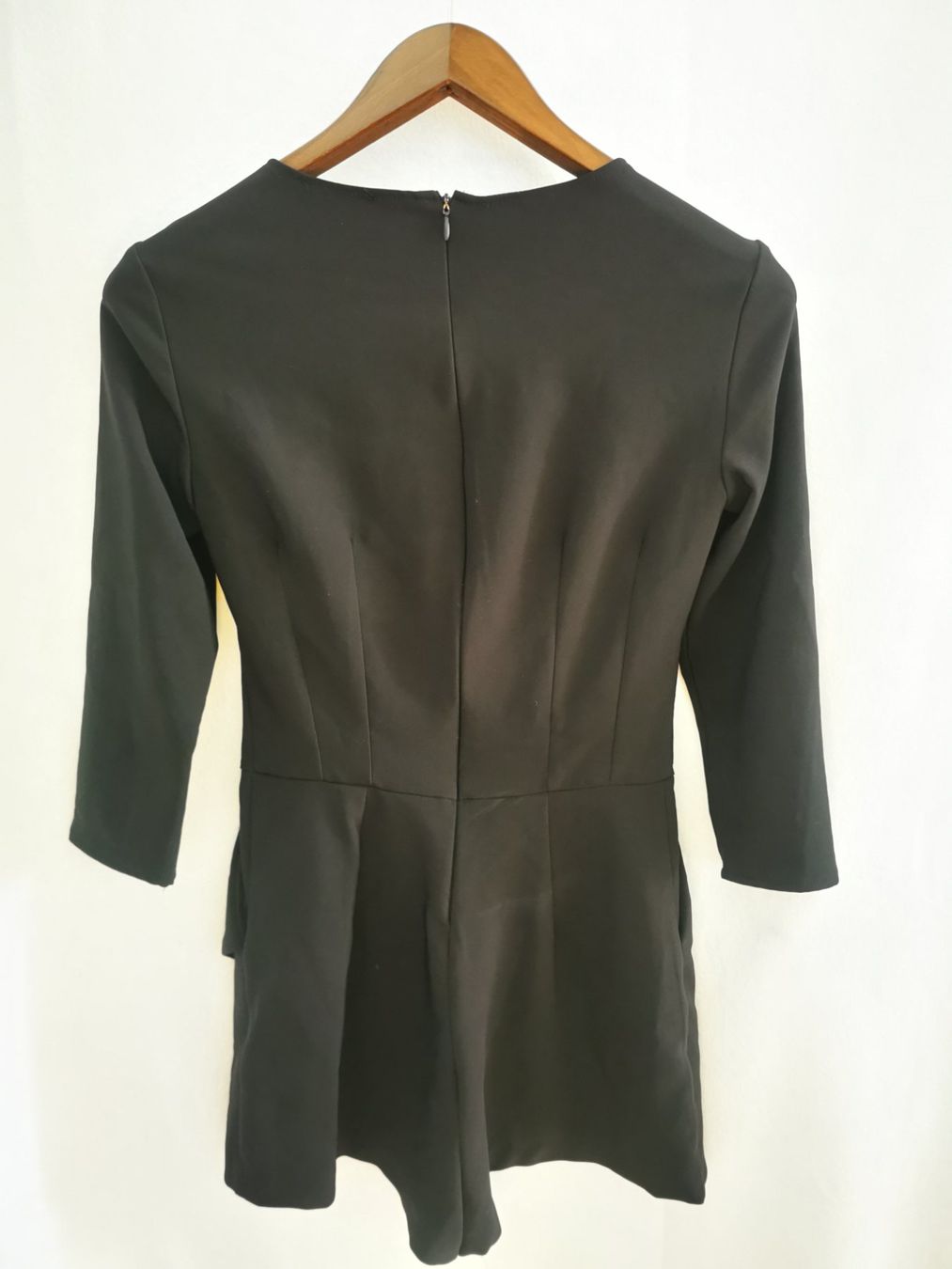Bershka Tute: Bershka Jumpsuit Wickeloptik – Usato da Uster venduto da anj_c5w2 1
