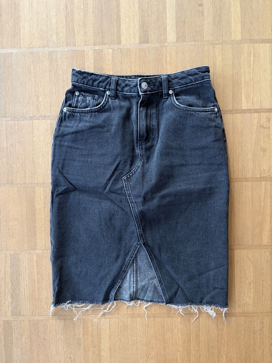 H&M Jupes: Schwarzer Jeansrock, EU 34 – D'occasion à Zürich par bib_ds9n