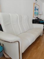 StresslesLedersofa weiss 3-Sitzer und 2 Sessel guter Zustand