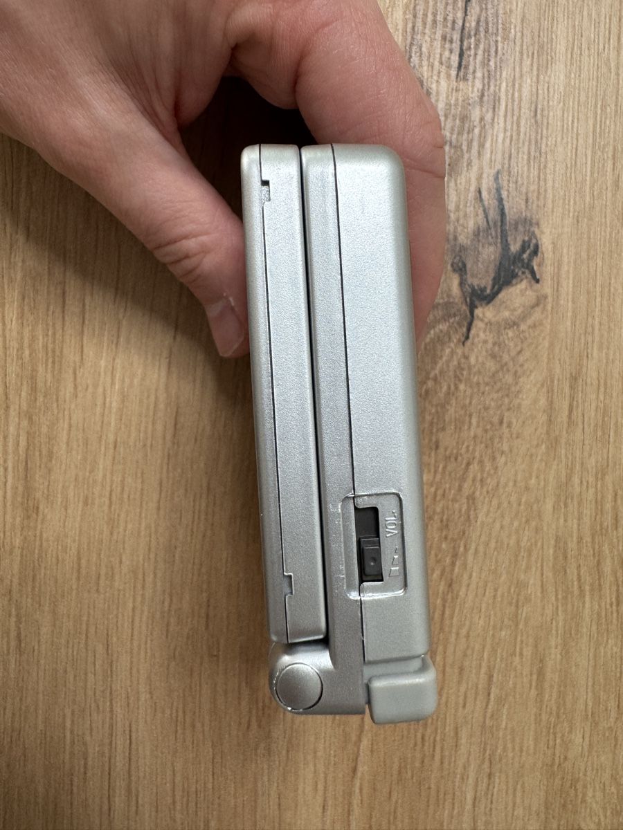 Nintendo Console: Game Boy Advance SP Silber - Reshell – Usato da Biberist venduto da etesummer 7