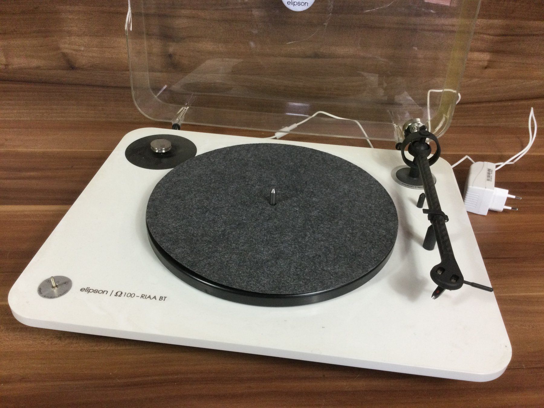 Giradischi: Gebrauchter Schallplatten Elipson Ω 100 - RIAA BT – Difettoso da Wangen SZ venduto da kuriosum12 2