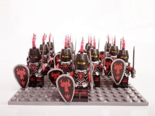 Statuette: 13 SCHWARZE RITTER - KLEMMBAUSTEINE MINIFIGUREN – Nuovo e nell'imballaggio originale da Kriens venduto da swissgadget