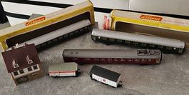 Modelleisenbahn Waggons und Haus Konvolut