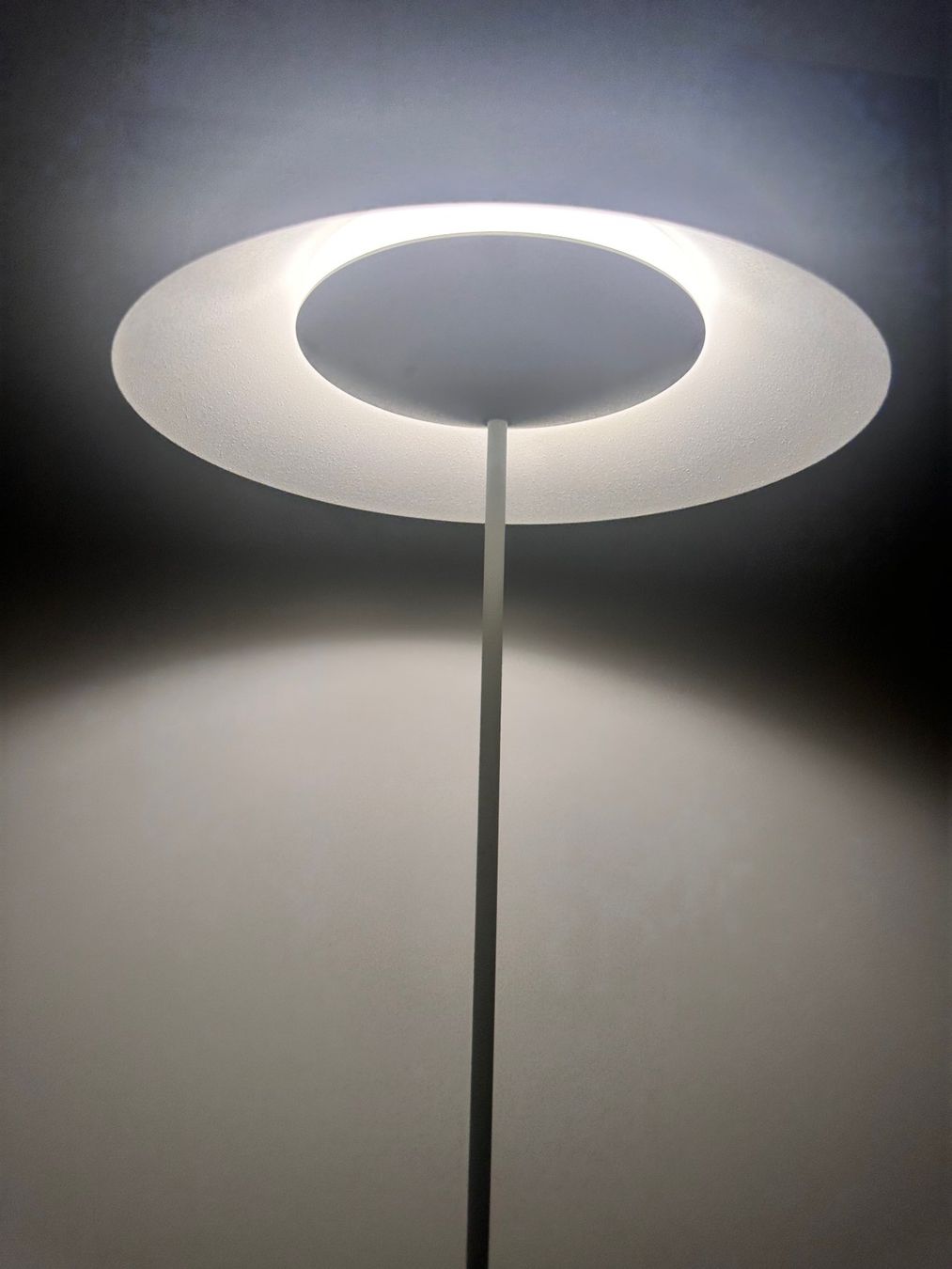 Lampadari & plafoniere: LED Stehleuchte Mayfair von VIBIA (touchless dimmbar) – Nuovo e nell'imballaggio originale da Suhr venduto da leuchtenshop 2