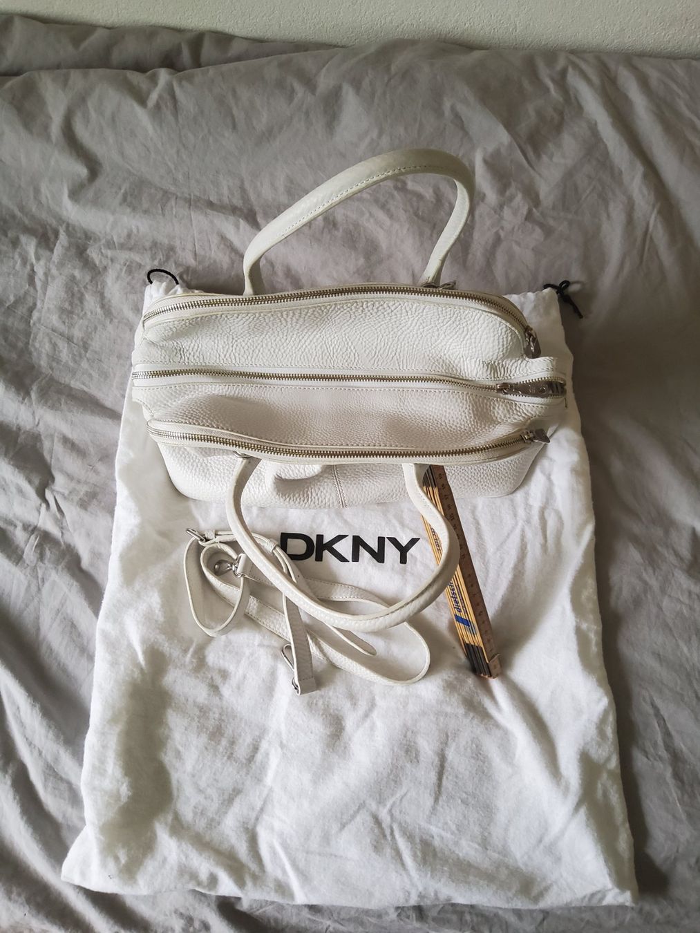 DKNY Borse da donna: Sac à main élégant DKNY blanc en cuir véritable – Usato da Geneve venduto da Vladko1612 2