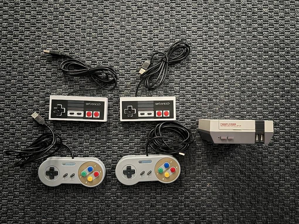 Console: Retroflag NESPi Case mit Raspberry Pi 3 & 4 USB-Controllern – Usato da Dübendorf venduto da sve_pbr5