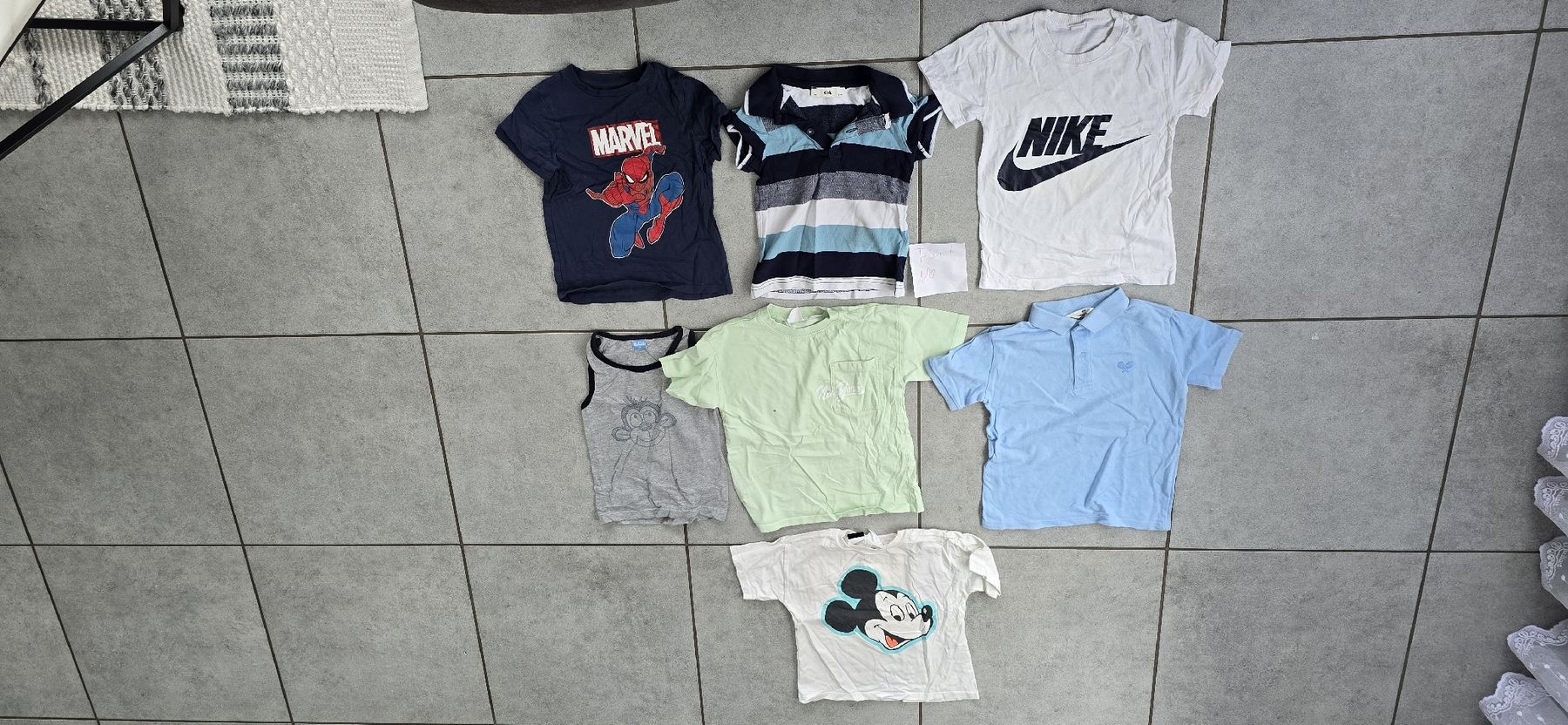 Lotti & Set di vestiti: Kleiderpaket T-Shirts 110 – Usato da Studen BE venduto da Spez3
