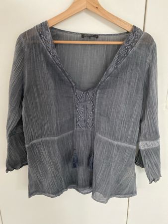 Schöne Nile Bluse Gr. S NEU