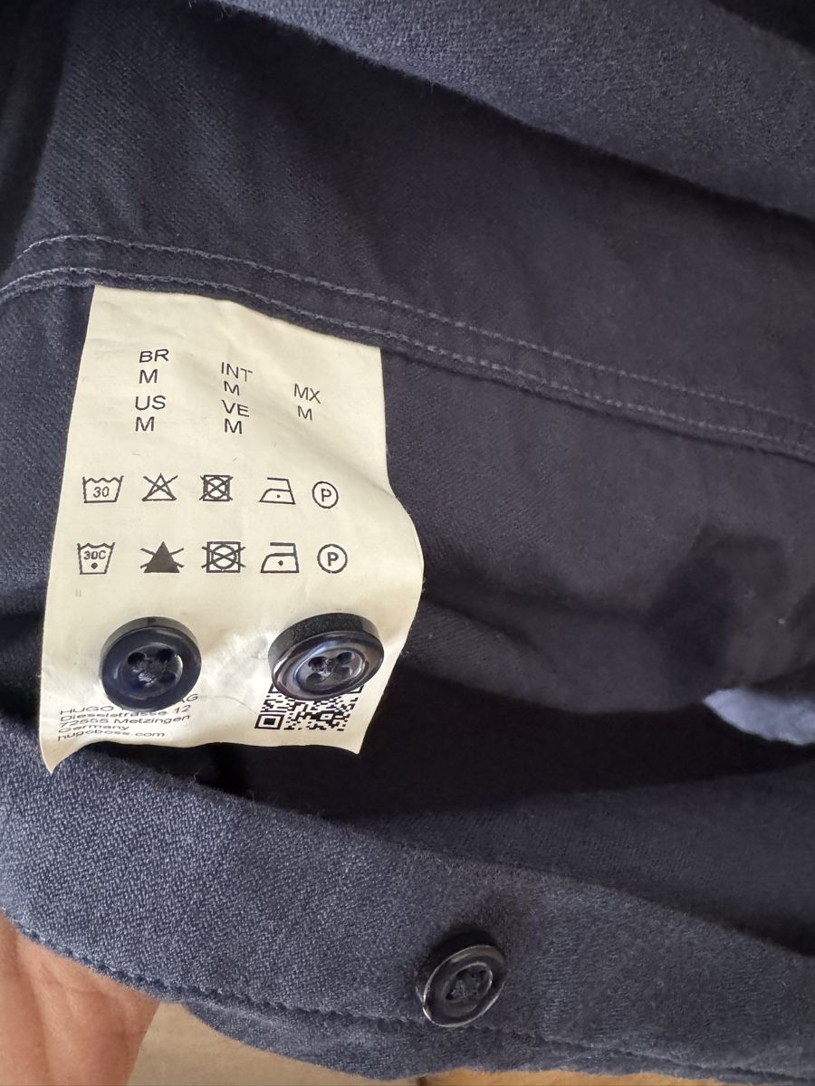 Hugo Boss T-shirt: Hugo Boss Hemd gr.M – Nuovo (secondo la descrizione) da Zug venduto da pav_q5f7 3