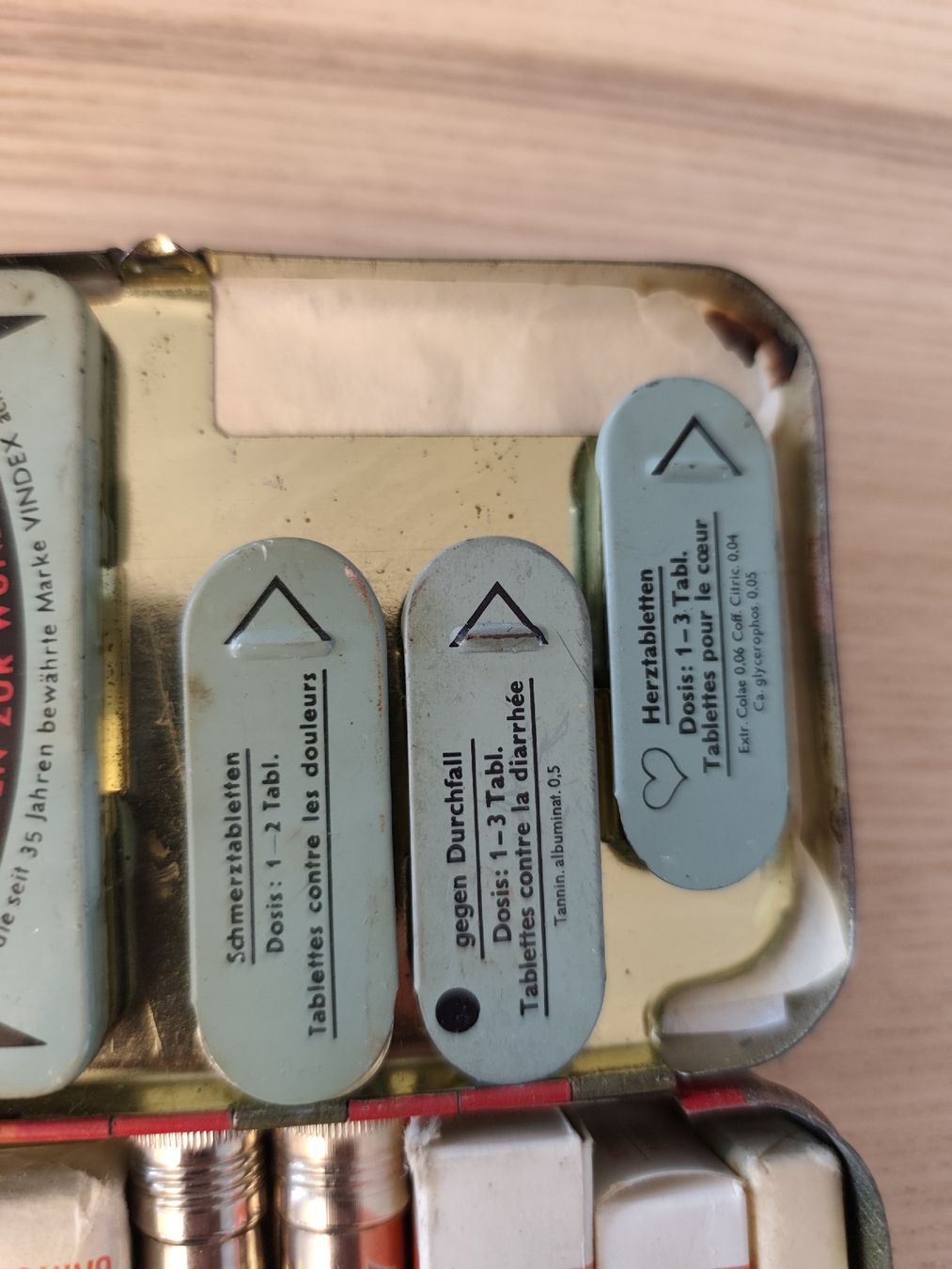 Kit di pronto soccorso: Alte Flawa Taschenapotheke / Retro – Usato da Heiden venduto da Jaks 5