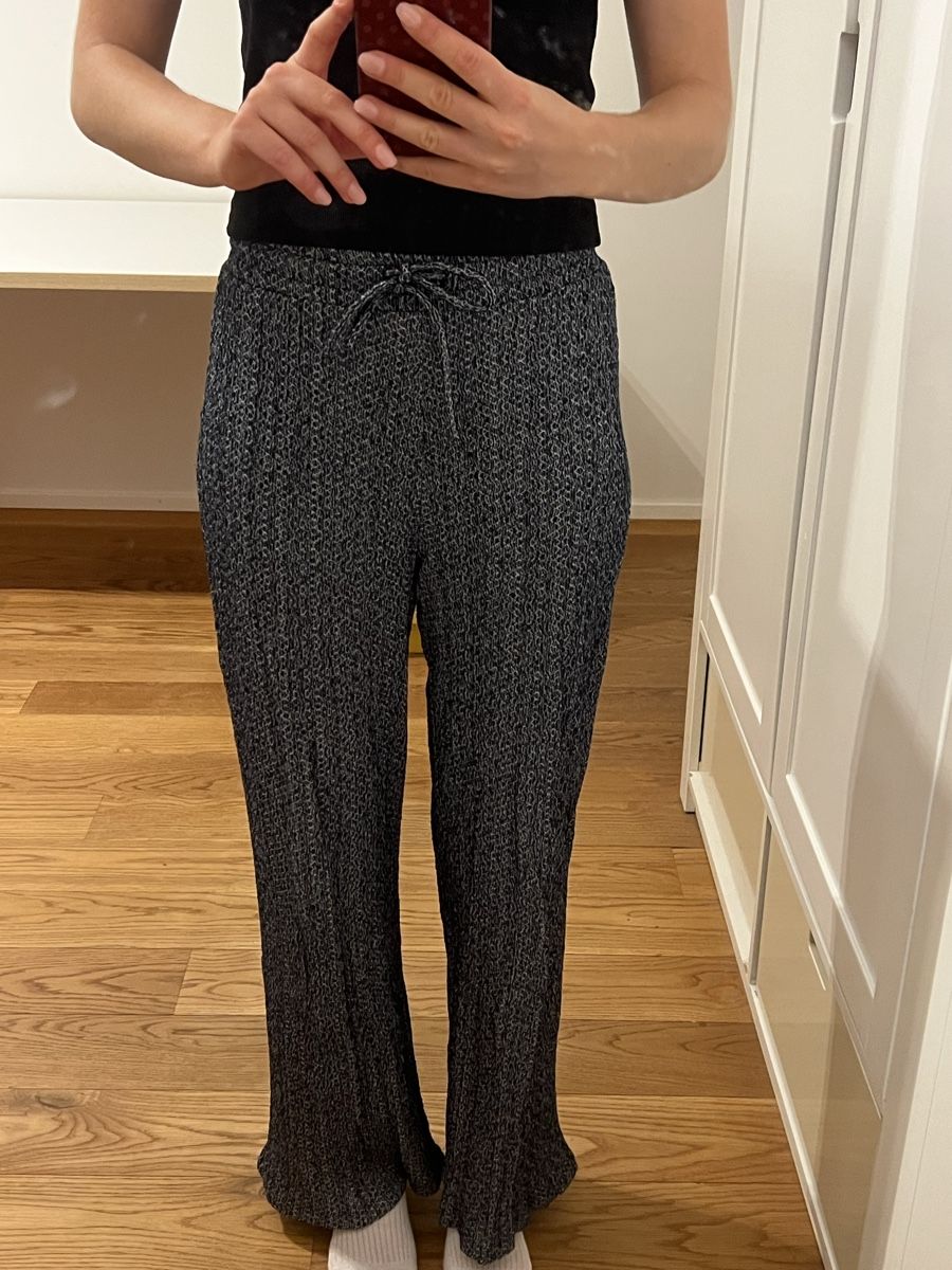 Zara Hosen: blaue Zara Stoffhose – Gebraucht aus Erlenbach von paulina.rad