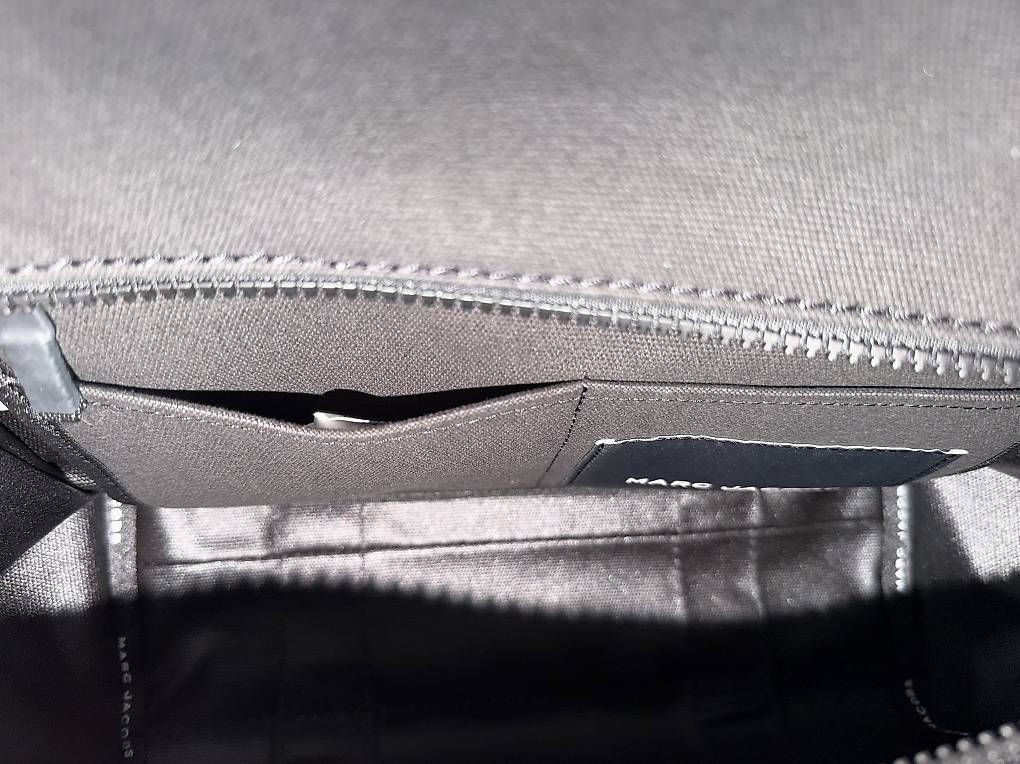 Borse da donna: Marc Jacobs Medium Tote Bag  Neu & unbenutzt – Usato da Uetikon am See venduto da randag88 3
