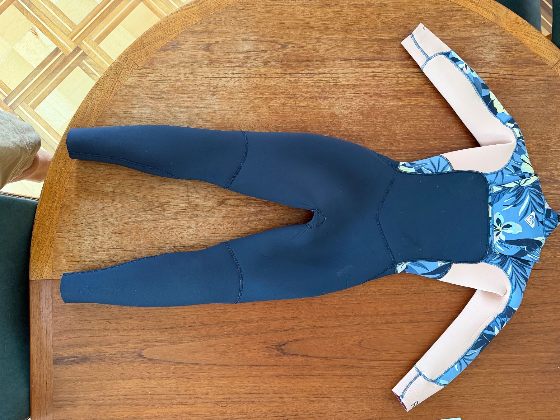 Mute per immersioni: Neoprene Roxy Kids 128cm 4/3 – Usato da Zürich venduto da Spink 1