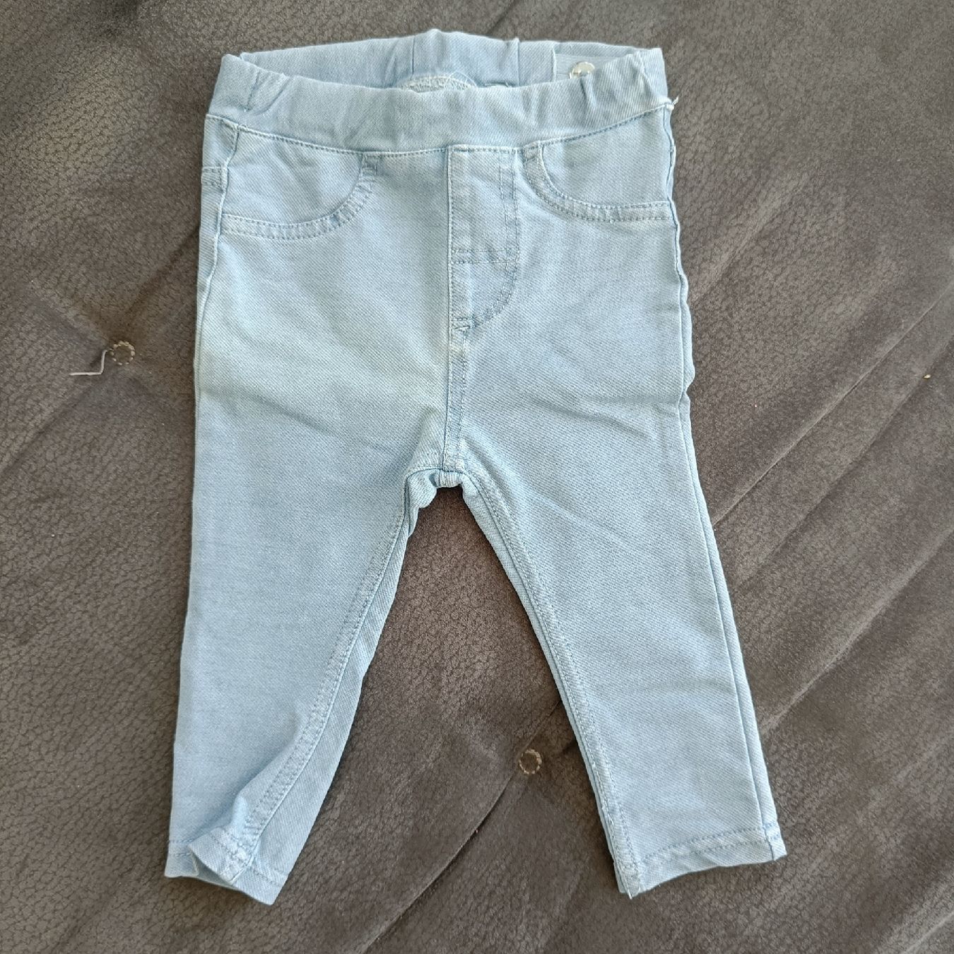 Pantalons: Hose Grösse 68 – D'occasion à Jaberg par urig17.