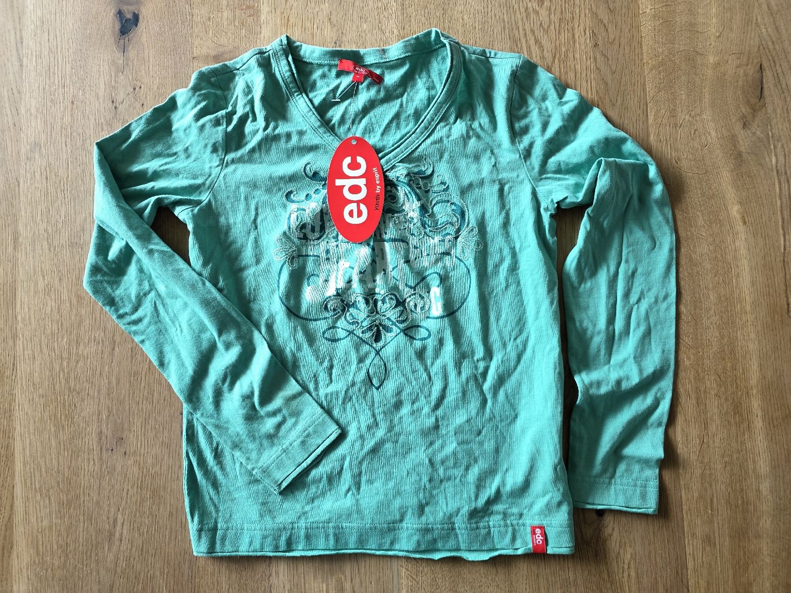 Pullover & Sweatshirts: Pulover Kinder Grösse M  – Gebraucht aus Altstätten SG von Carrybones