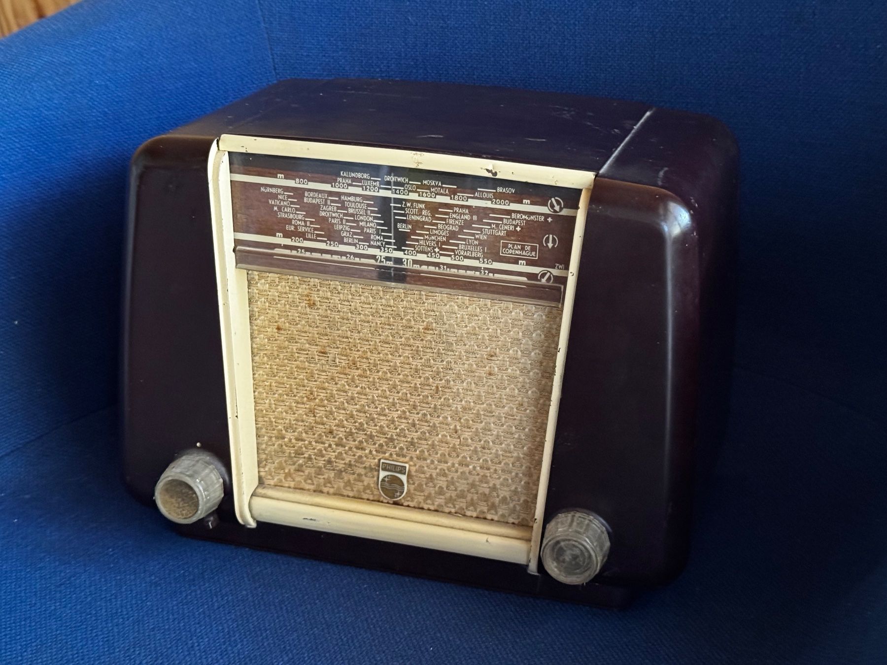 Philips Radio: Radio vintage Philips bakélite? non testée – Usato da Ovronnaz venduto da Etagne68