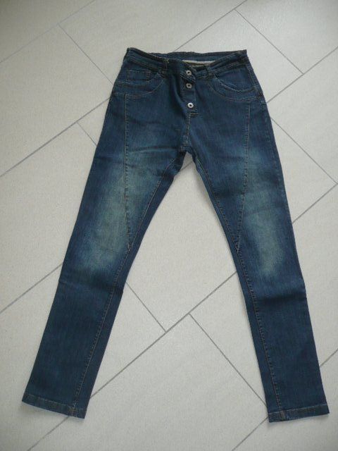 Jeans: NEUE Boyfriend Style Jeans Grösse M – Neu (gemäss Beschreibung) aus Baar von negombo