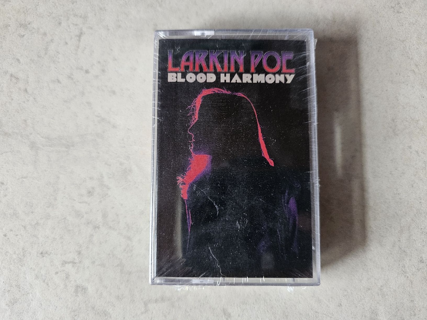 Kompaktkassetten: Larkin Poe  -  Blood Harmony  /  Fabrikneu Kassette – Neu und originalverpackt aus Schneisingen von backstore24