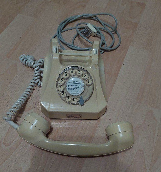 Swisscom Telefoni: Vintage Telefon, Wählscheibentelefon, Retro Design, – Usato da Zufikon venduto da brocki5621 1