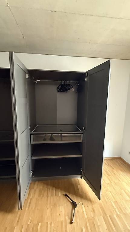 Ikea Armadi: Ikea Kleiderschrank – Usato da Dübendorf venduto da edgarhernandez 4