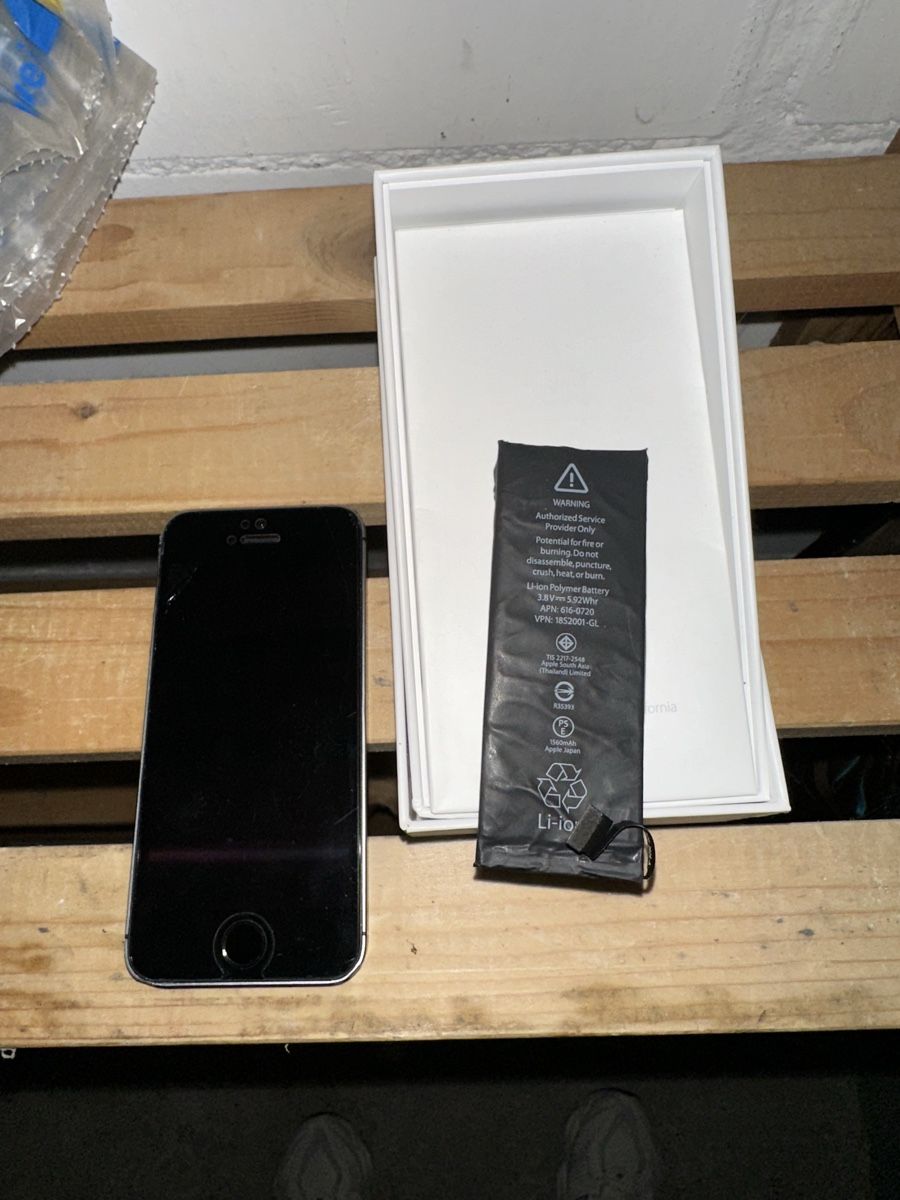 Apple Telefoni cellulari / Smartphones: iPhone 5S defekt, Ideal als Ersatzteilspender / Bastlerobjek – Difettoso da Dällikon venduto da Sueworld 2