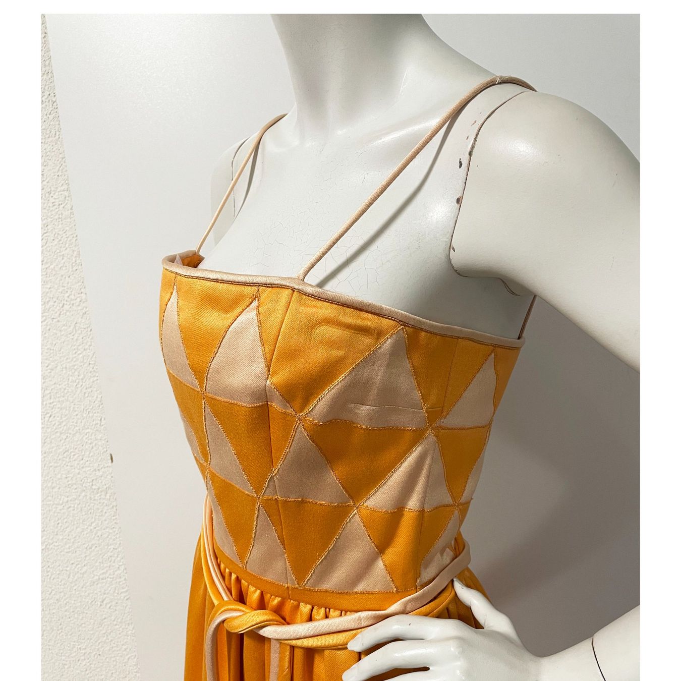 Kleider: Kleid Couture S/M orange Patchwork-Oberteil VINTAGE 1990s – Gebraucht aus Brüttisellen von Buxus 3