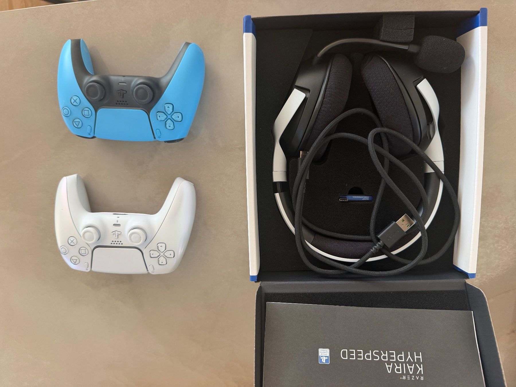 Sony Konsolen: Sony PlayStation 5 Pro Konsole 2TB neu + 2 Controller – Neu (gemäss Beschreibung) aus Winkel von dar_7b97 5