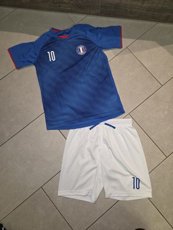 Fussball-Trikot Set Frankreich Gr.146 - 152! ⚽