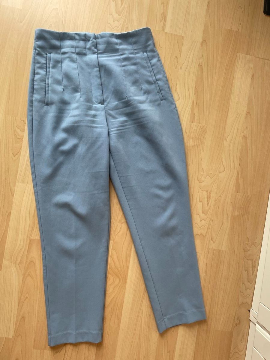 Zara Pantaloni: Zara Stoffhose, hellblau, Gr. M – Usato da Sissach venduto da nelimas
