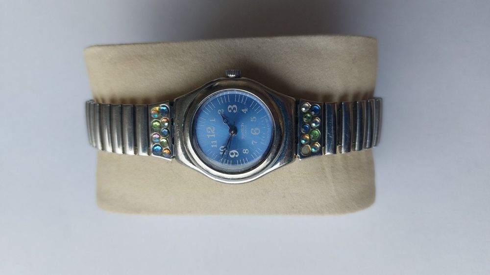 Swatch Montres: Damenuhr Montre femmes SWATCH Irony 25mm läuft – D'occasion à Neuhausen par Alfasan 3