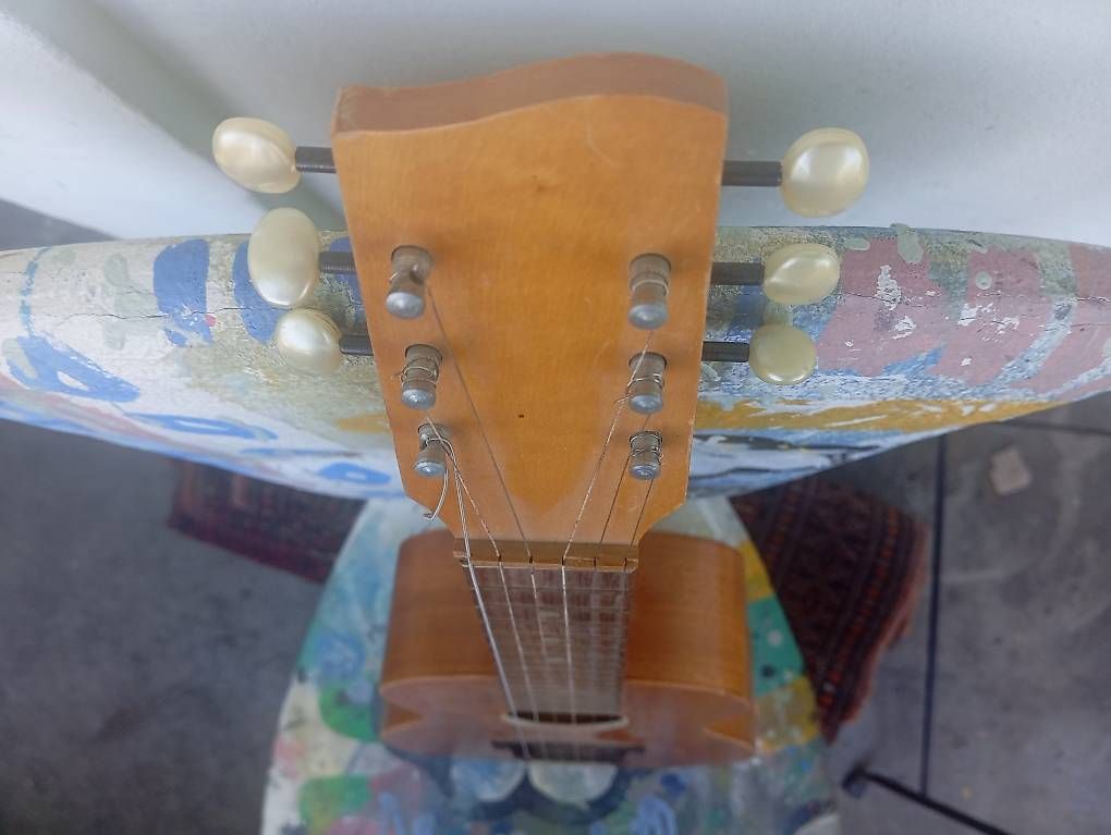 Vintage Strumenti musicali: Vintage accoustic guitalele – Usato da Basel venduto da Petergunn 3