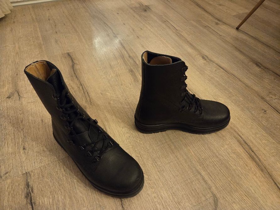 Minerva Scarpe da uomo: Kampfstiefel / Schweizer Armee K 90 – Usato da Lausen venduto da 04362 1