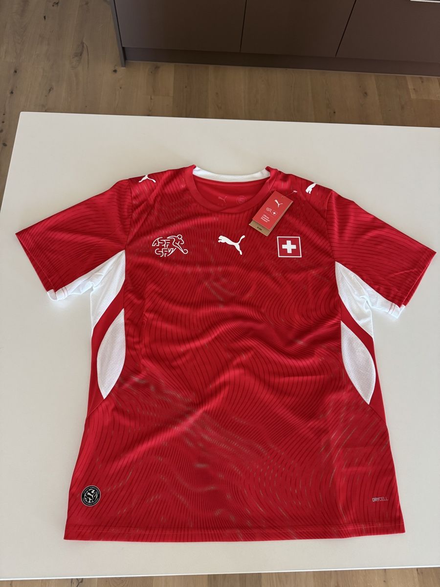 Puma Maillots de corps & Pantalons: SFV Home Jersey Replica, Gr. L – Neuf avec emballage d'origine à Sursee par Janst88