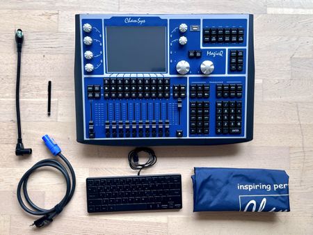 Chamsys MagicQ MQ60 / 12 Univers / Occasion / Flightcase