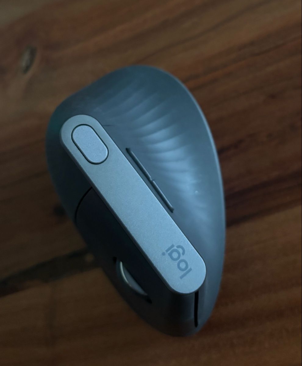Logitech Maus: Logitech MX vertical mouse  – Gebraucht aus Zürich von ros_8hfr 6