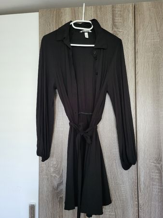 Elegantes, schwarzes Kleid mit langen Ärmeln - Grösse S