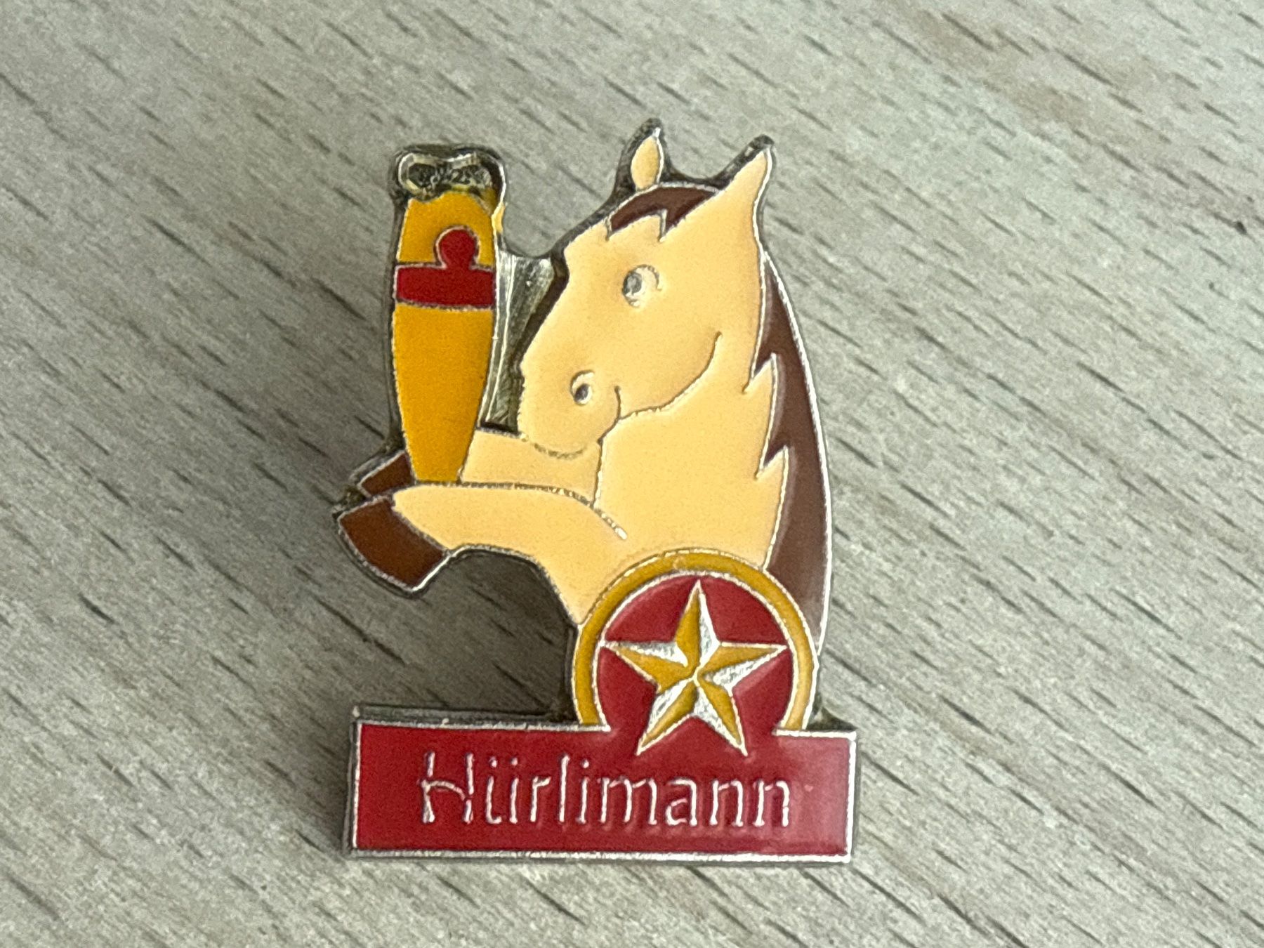 Placchette & Badge: Pin Hürlimann – Usato da Glattbrugg venduto da Schweigmatt
