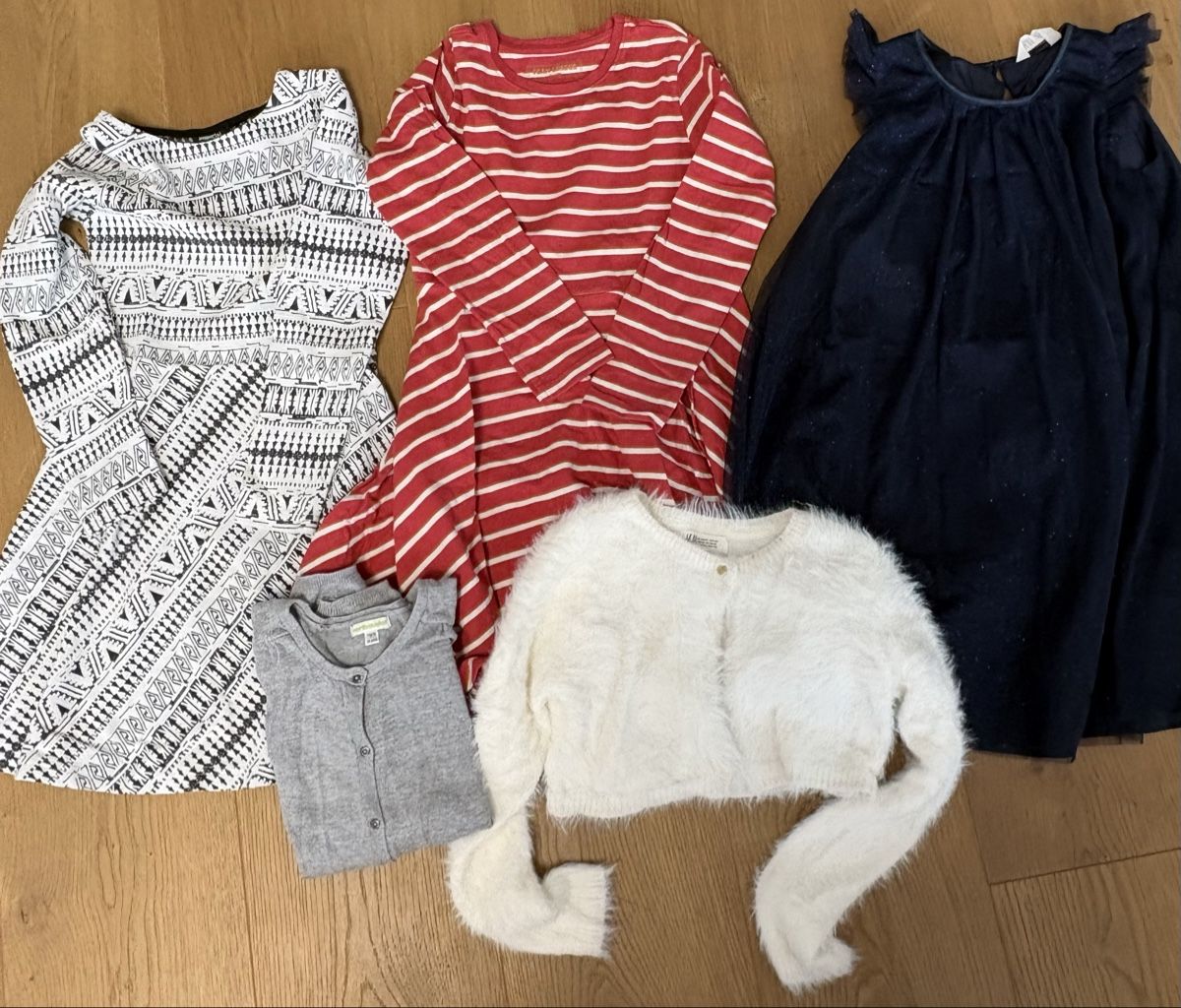 Lotti & Set di vestiti: Kleiderpaket Mädchen Grösse 134 – Usato da Balzers venduto da mimaja 1