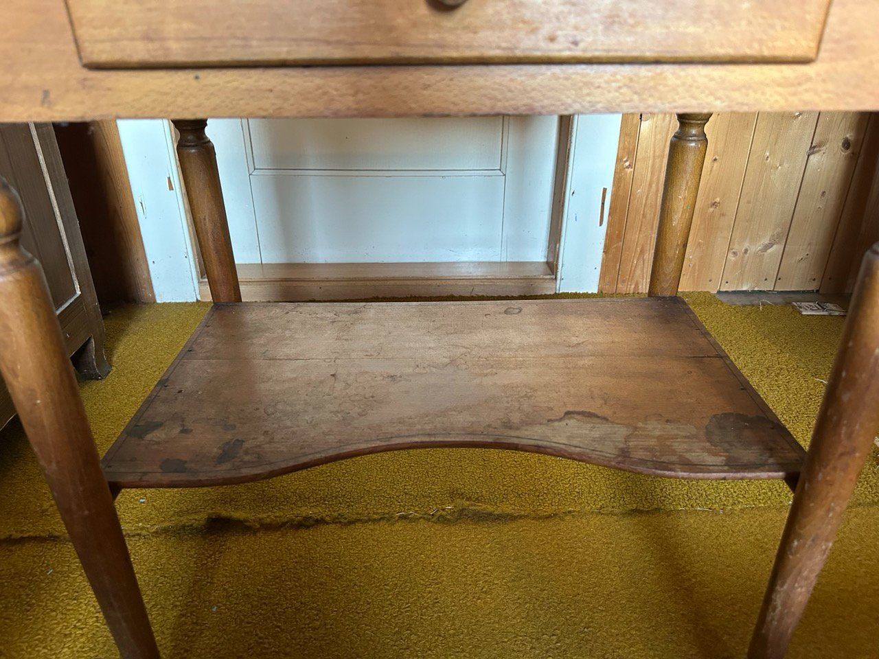 Tables: Antiker Beistelltisch – D'occasion à Ins par ab_80 3