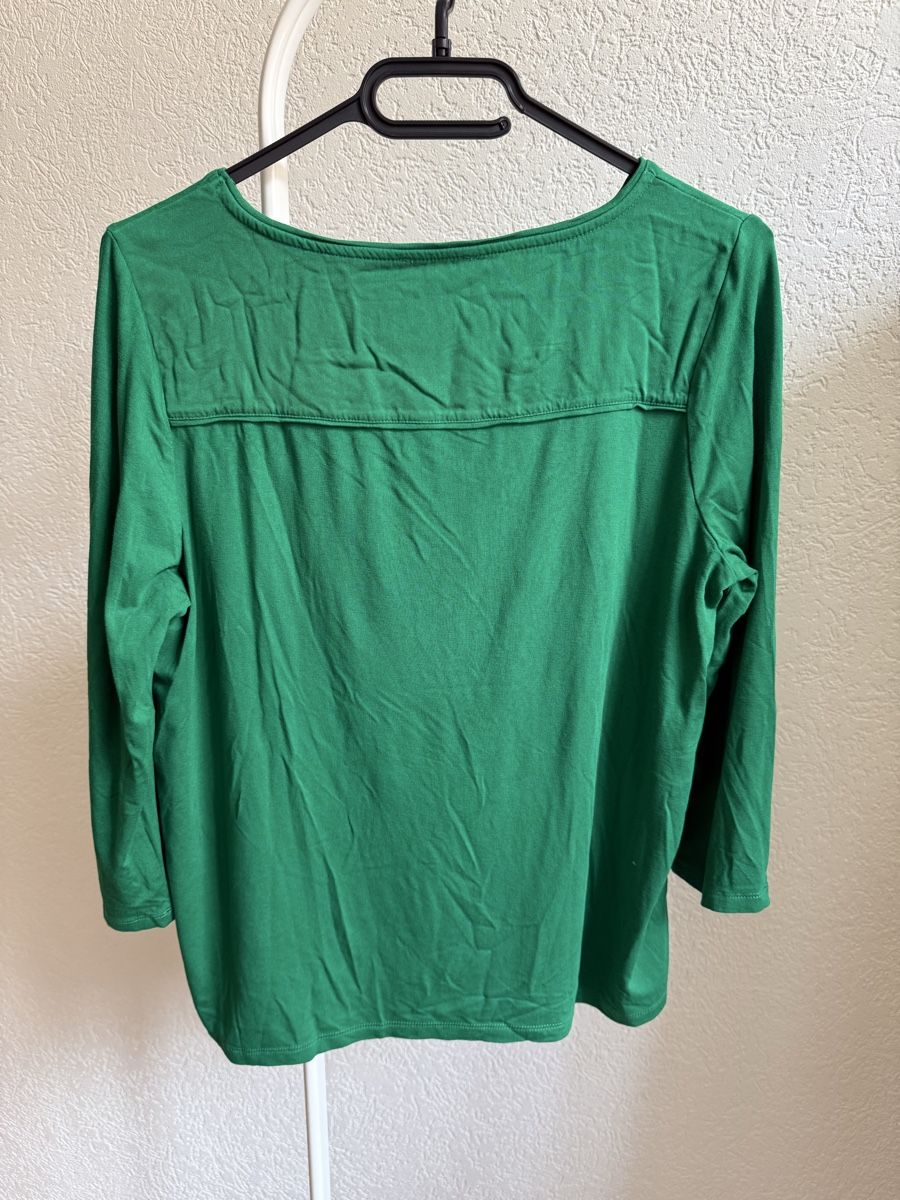 T-shirt: Pull léger/ t-shirt vert Street One, t.38/M – Usato da Tavannes venduto da Thriftshop 1
