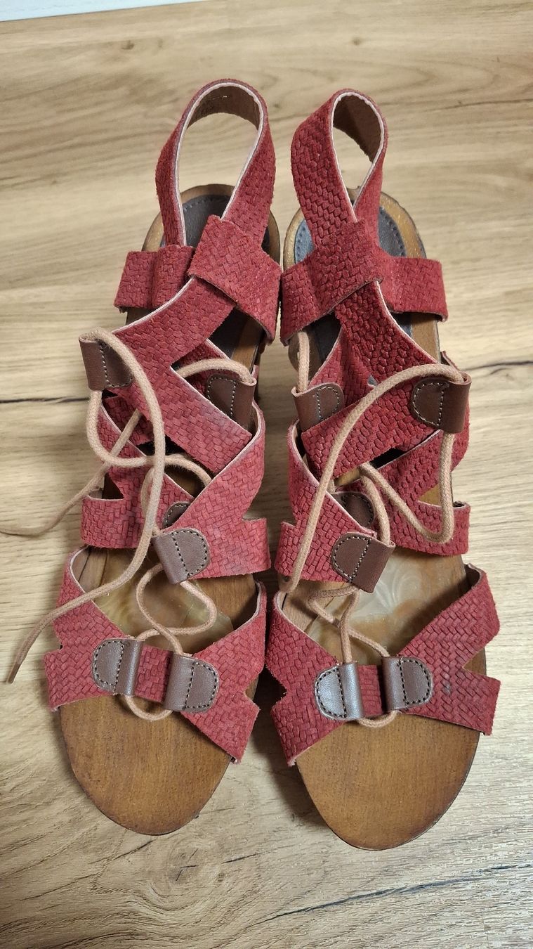 Scarpe da donna: Sandalen mit Holz Absatz – Usato da Bäriswil BE venduto da vonys 1