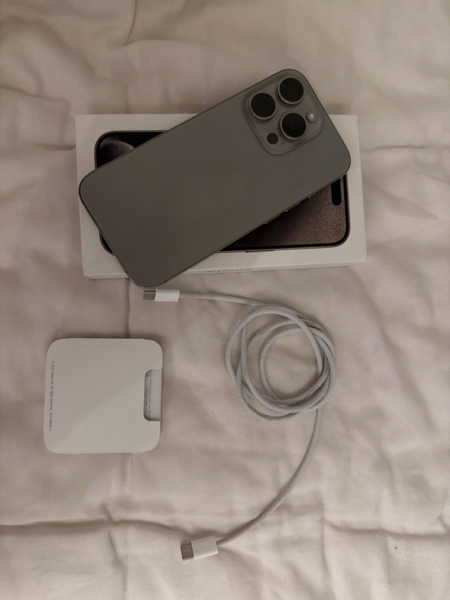 Apple Handys / Smartphones: Iphone 15 Pro 128 GB – Gebraucht aus Luzern von roh_8vzt