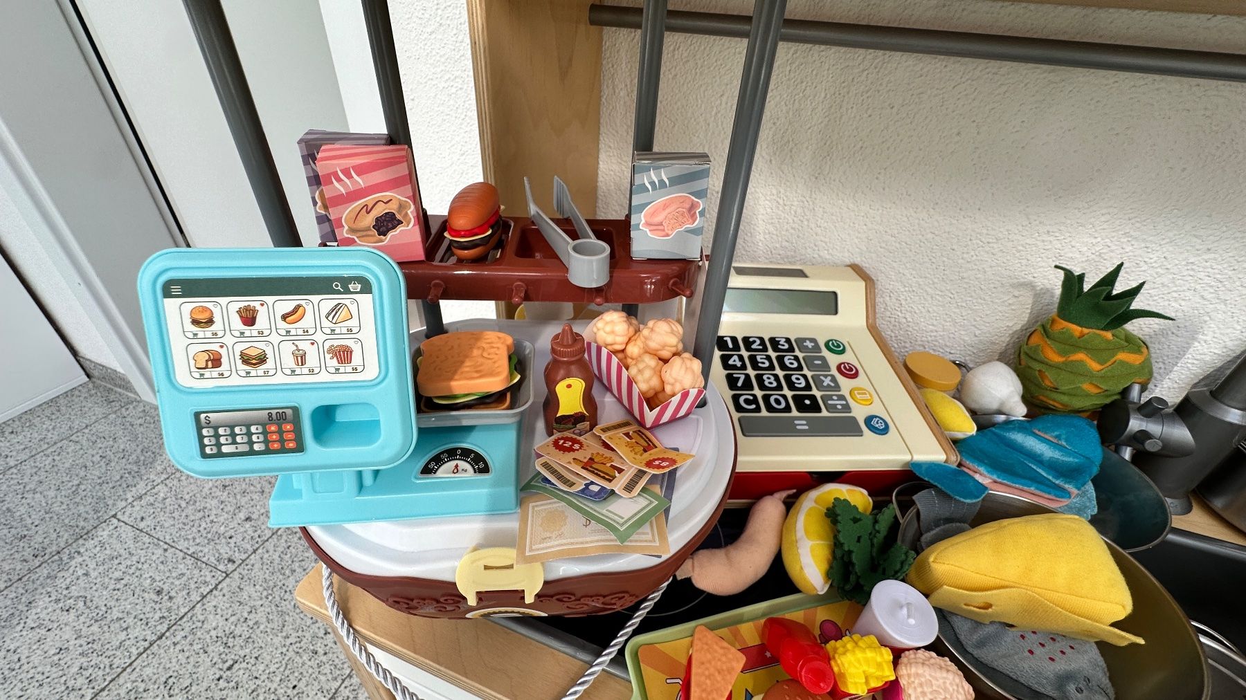 Ikea Giocattoli: Kinderspielküche aus Holz mit viel Zubehör – Nuovo (secondo la descrizione) da Siebnen venduto da tin_c6g5 5