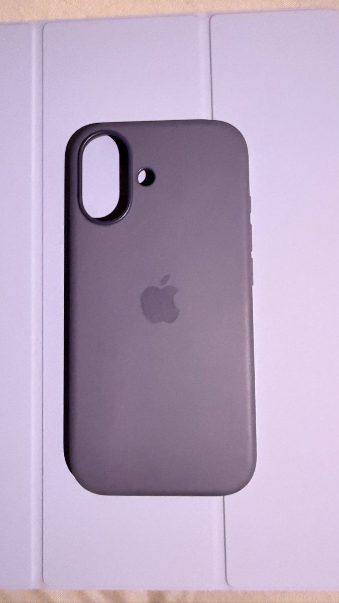 Apple Covers & Schutzfolien: Original Apple Iphone 17 Case – Neu (gemäss Beschreibung) aus Chur von mel_gn2k