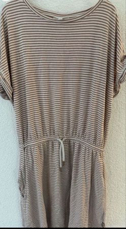 Pomp de lux Kleid gestreift Grösse 134/140 guter Zustand