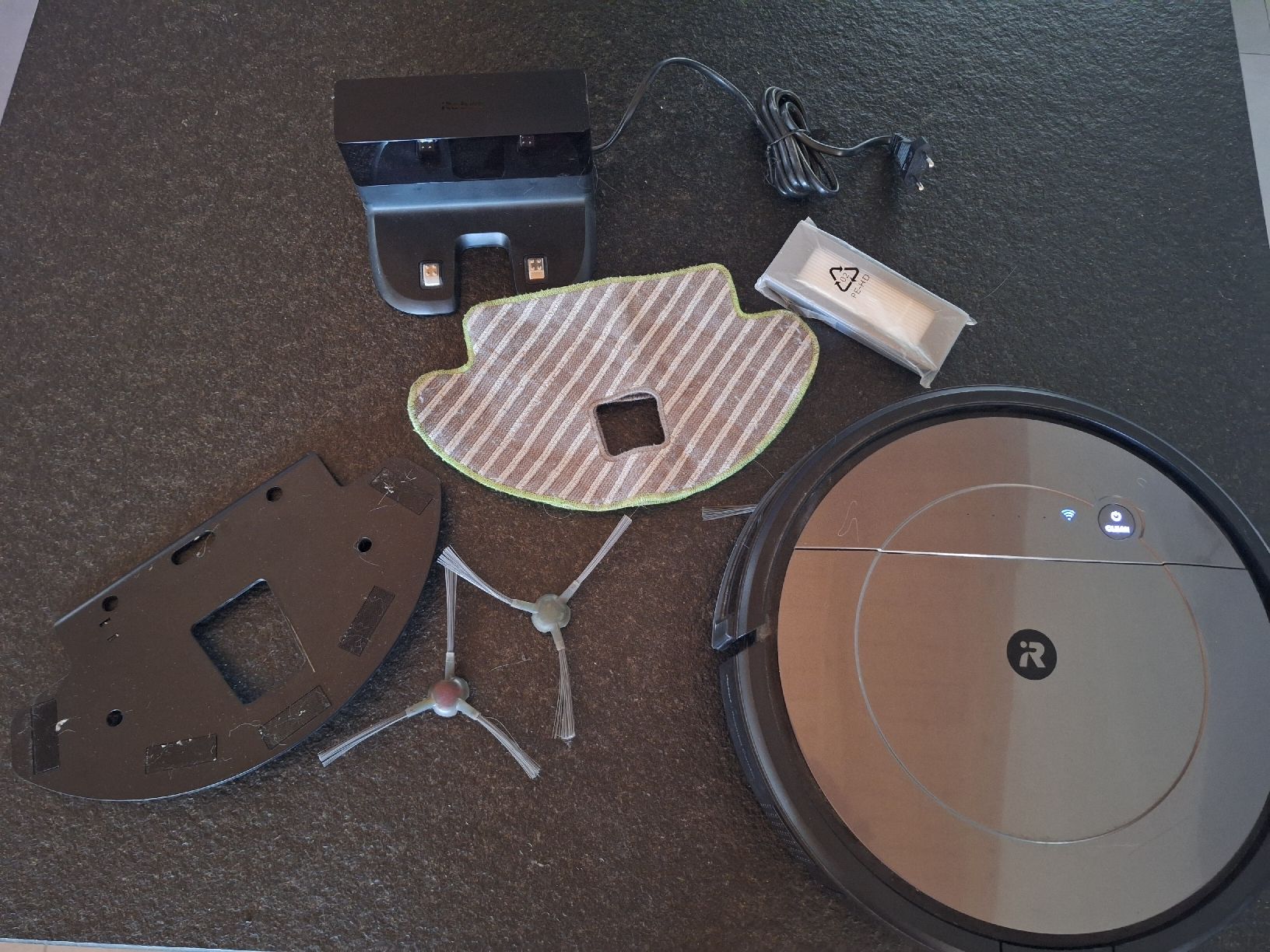 Aspirateurs & Accessoires: Roomba combo aspirateur laveur – Défectueux à Les Evouettes par jsp11