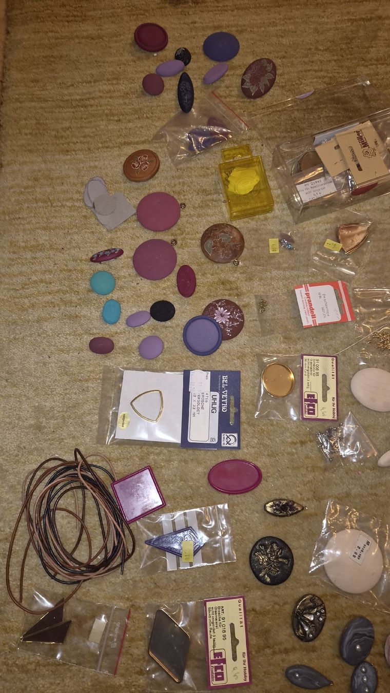 Kit bricolage: Bastelset Broschen Riesensammlung  – Nuovo (secondo la descrizione) da Kölliken venduto da MissesBossTop1 2
